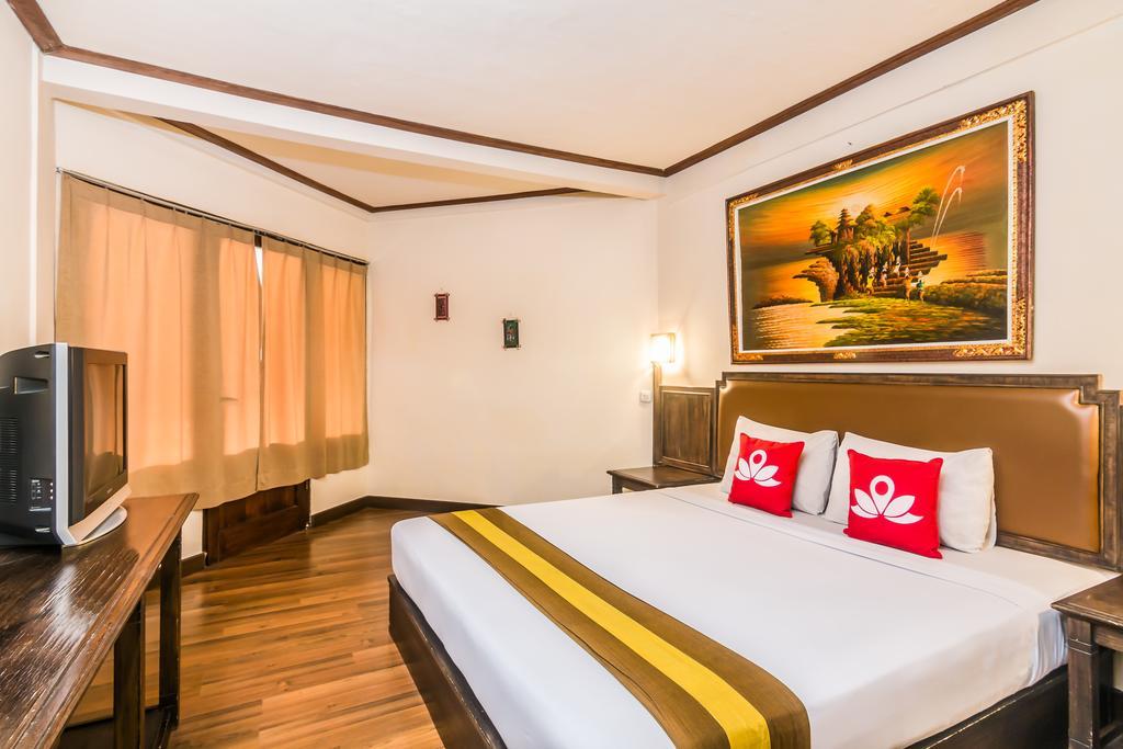 Zen Rooms Kuta Flora Exterior photo