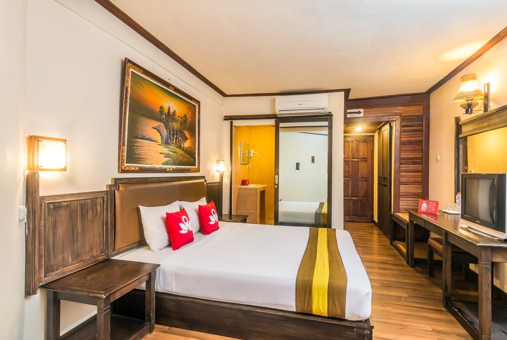 Zen Rooms Kuta Flora Exterior photo